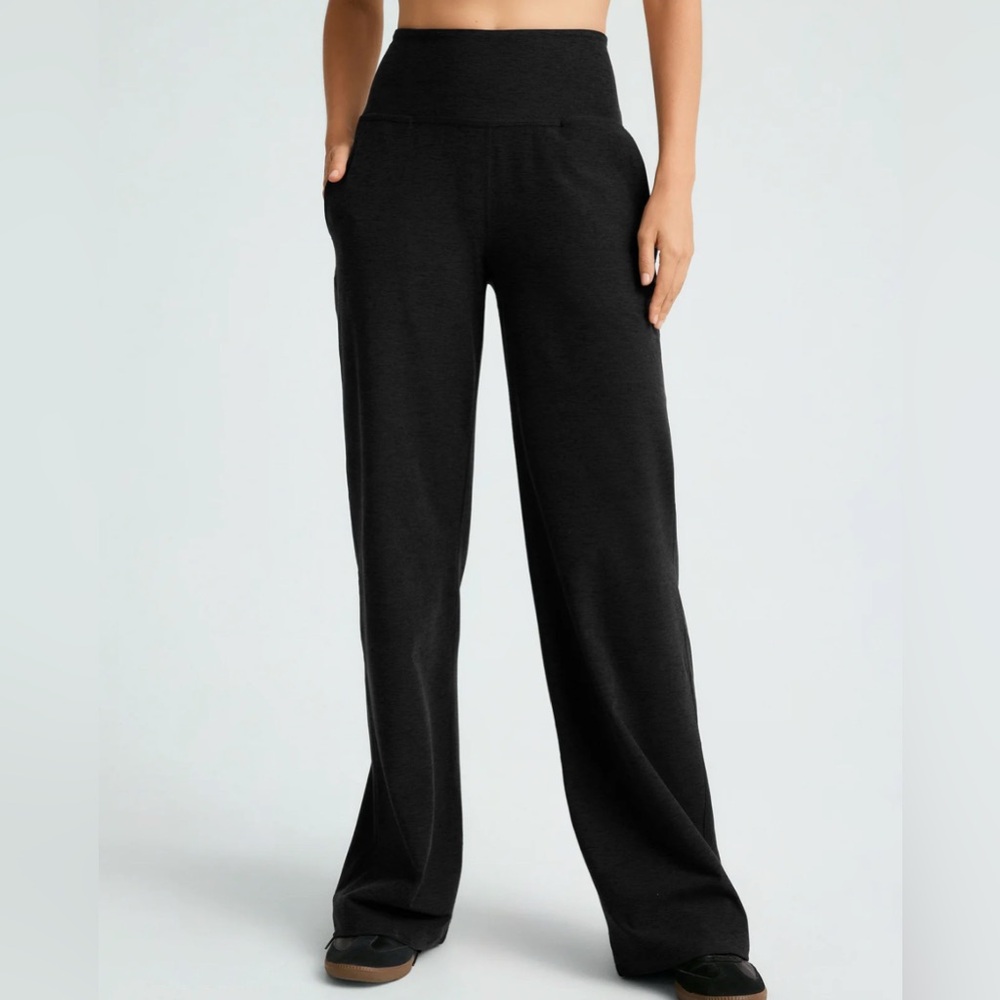 Beyond Yoga Women's Dark Gray Flared Active Pants